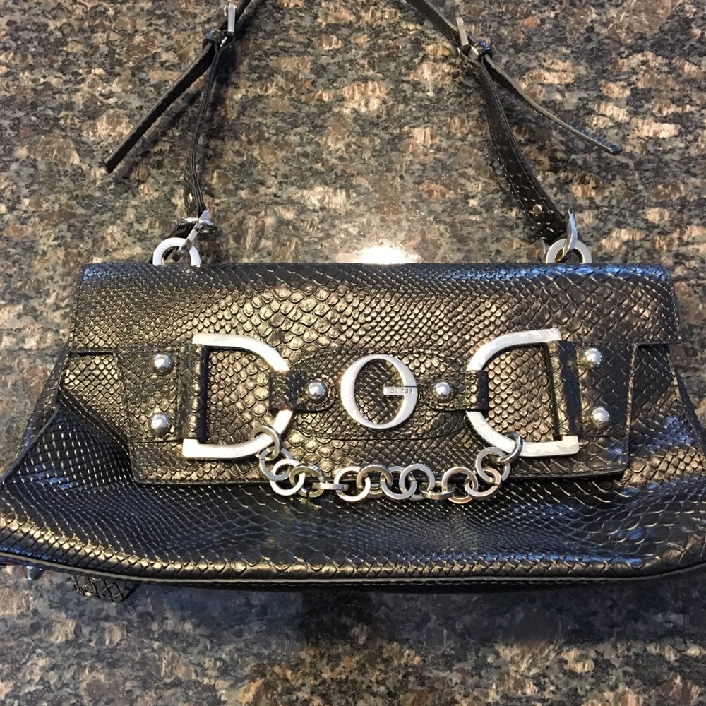 Guess should bag